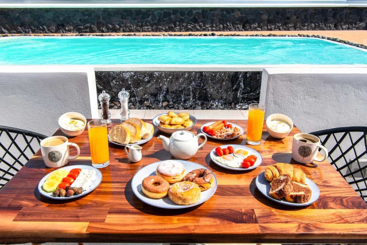 Abasa Suites ثيرا المظهر الخارجي الصورة